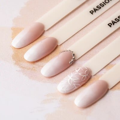 unghie matrimonio strass